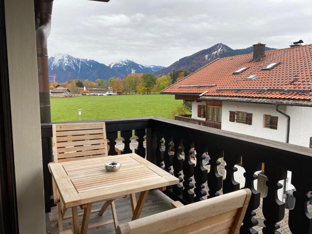 Homeoffice Und Auszeit Zu Zweit Am See By Stayfritz Bad Wiessee Exteriör bild